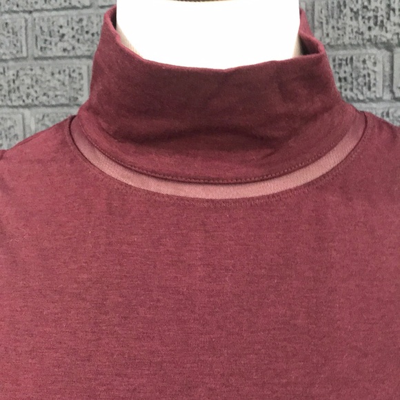 Athleta maroon mock neck tank - Picture 2 of 4